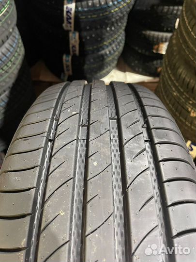 Delinte DS2 215/60 R16 99V