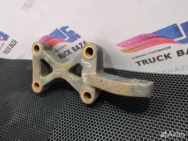 Кронштейн амортизатора заднего правый