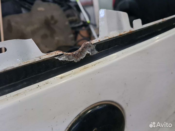 Крышка багажника Skoda Yeti 2011