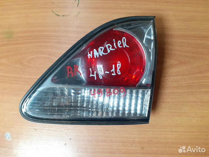 Вставка багажника правая toyota harrier MCU15W