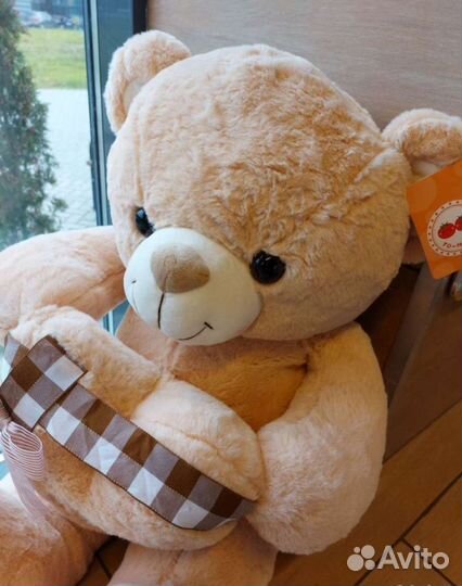 Новый большой плюшевый медведь с сердцем,рост 90см
