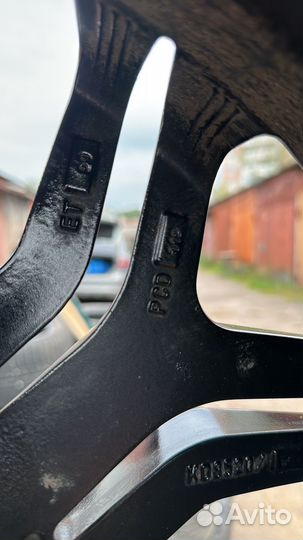 Колеса Mercedes r20 275/50 Нокиан Хакка 9