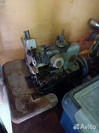 Швейная машинка оверлок бу