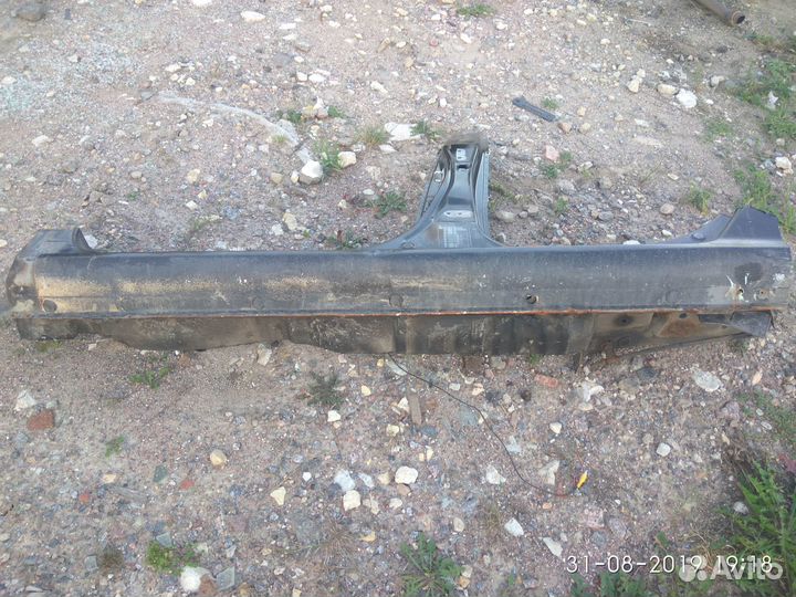 Порог левый на Хендай Элантра 2010 год