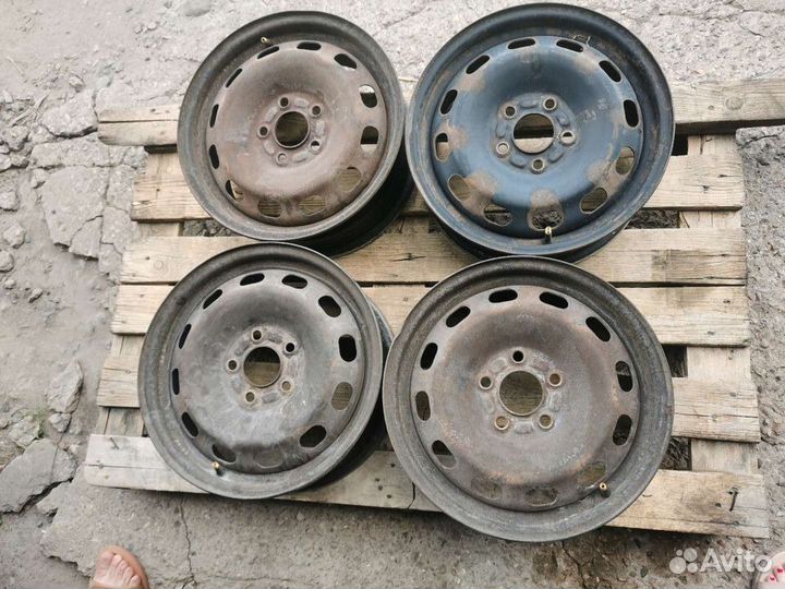 Диски R15 6J*15/5*108 ET52.5 D63.3