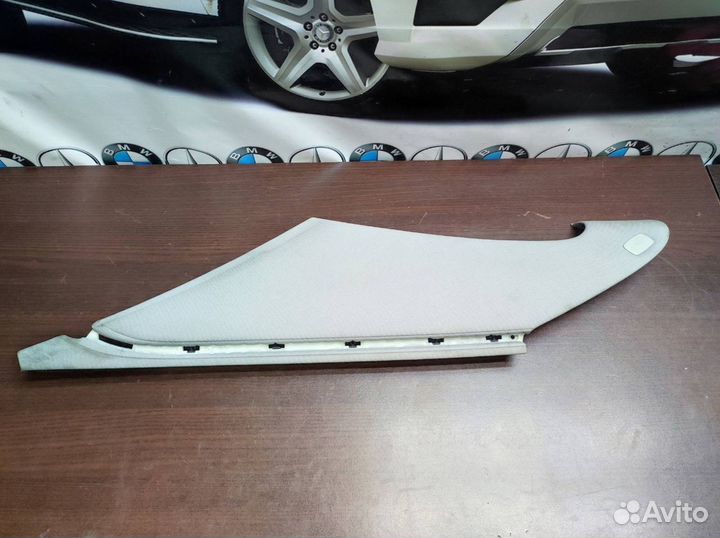 Задняя правая обшивка стойки салона Mercedes W218