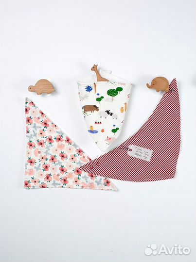 Слюнявчик для девочки AnyDay и другие