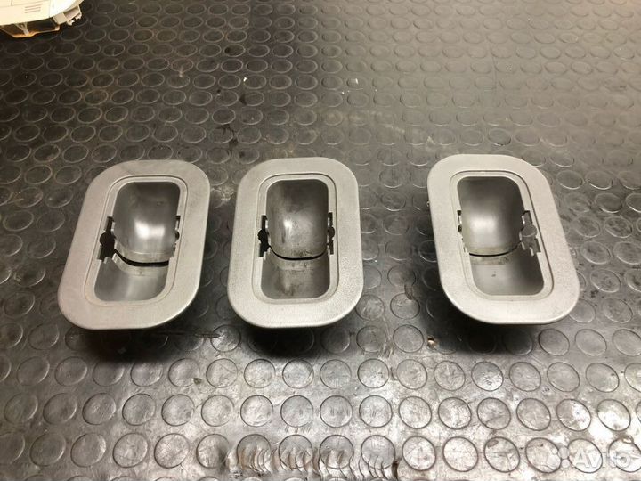 Заглушка крепления сидений Toyota Land Cruiser 200