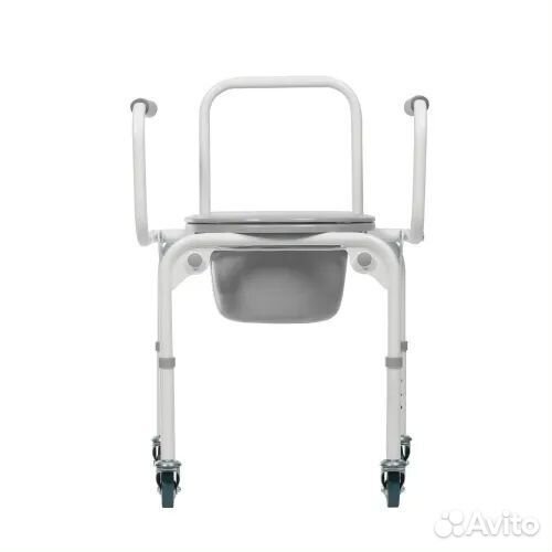 Кресло стул с санитарным оснащением с колесами