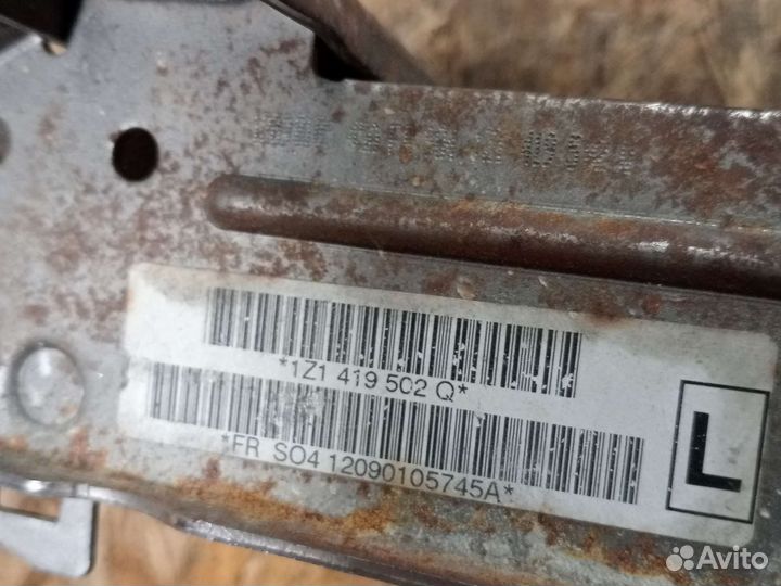 Рулевая колонка Skoda Octavia A5