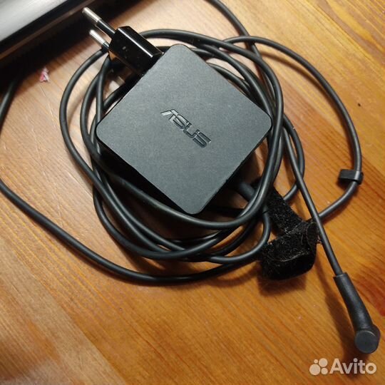 Ноутбук asus