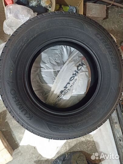 Kumho Crugen Premium KL33 205/70 R15 96T