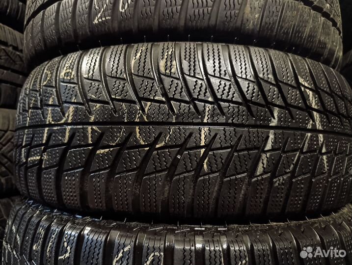 Bridgestone Blizzak LM-001 215/60 R16 97M