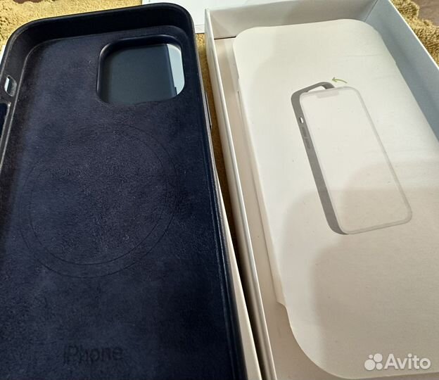 Кожаный чехол iPhone 14 Pro Max