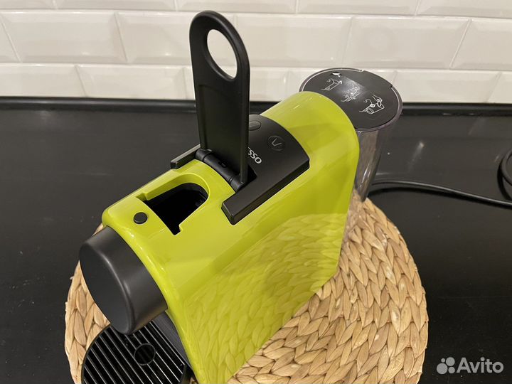 Капсульная кофемашина Nespresso EN85 Lime