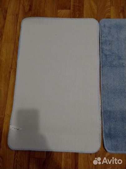 Новые коврики в ванную комнату 2 шт