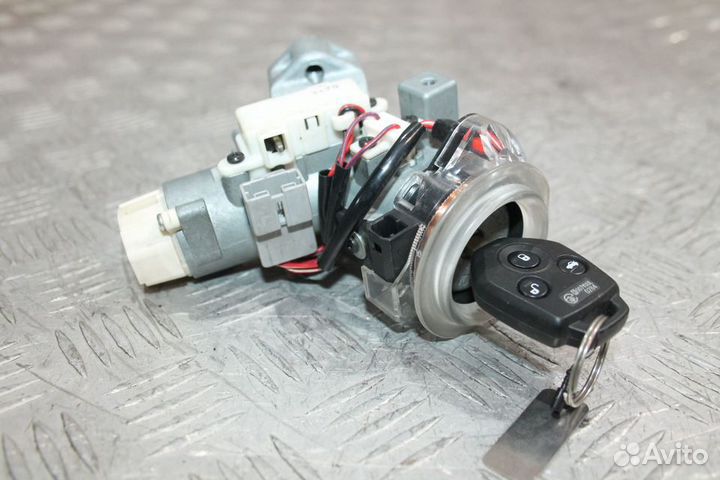 Замок зажигания с ключом Subaru Legacy BM BR B14