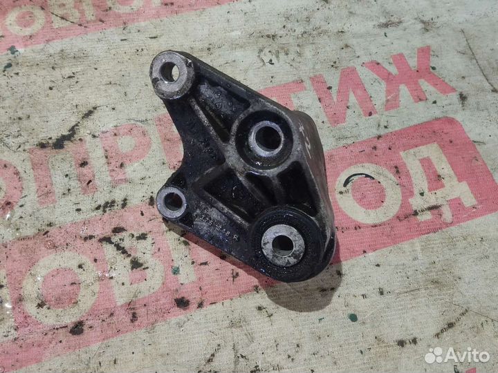 Кронштейн задний МКПП Форд Фокус 2 1.6