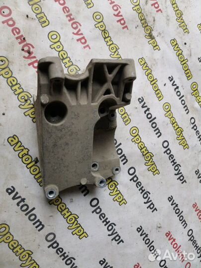 Кронштейн компрессора Ford Focus 2