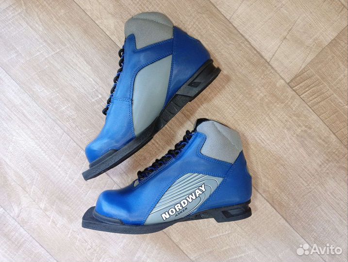 Лыжные ботинки женские 38, мужские 44, 75N