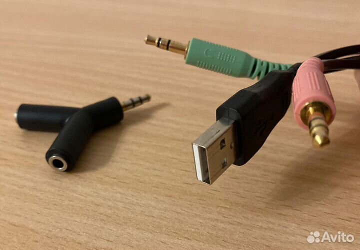 Проводные наушники с микрофоном