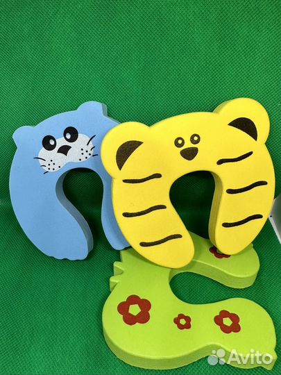 Крепежи на дверь