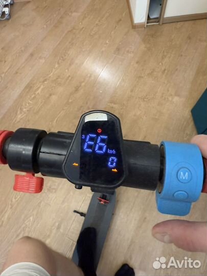 Элеткросамокат полноприводный iconBIT