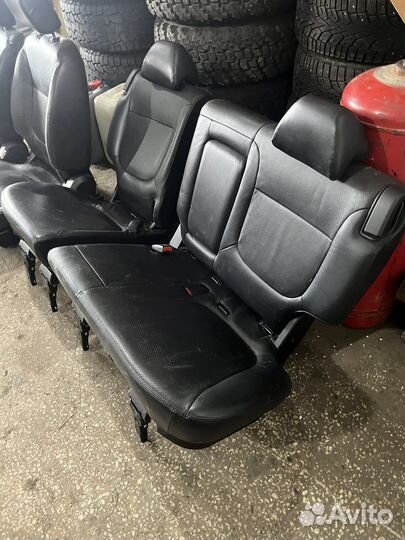 Сиденья кожа Mitsubishi Pajero sport 2
