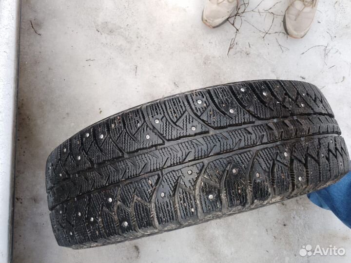 Bridgestone Blizzak Revo 696 185/65 R15