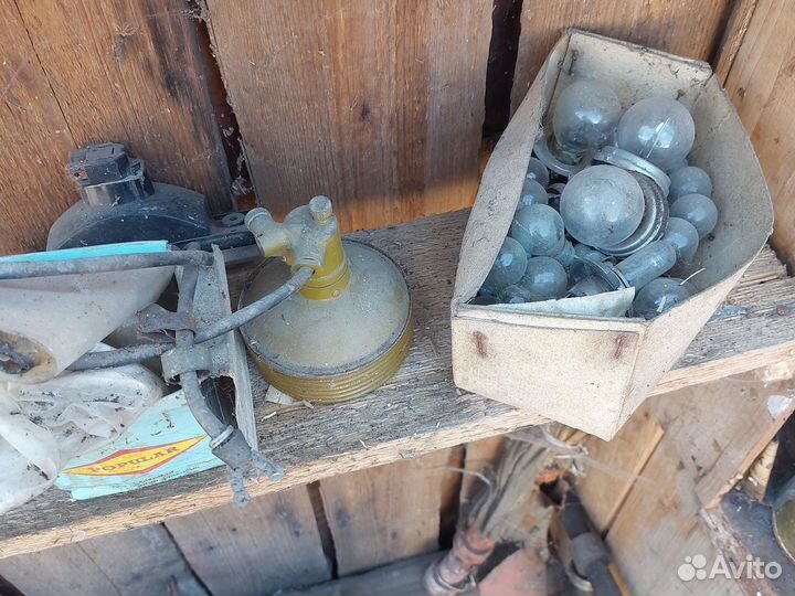 Старые запчасти для жигулей и УАЗ