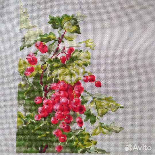 Картина вышитая крестом Смородина