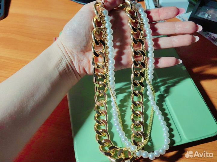 Массивная цепь бусы чокер золотистая с жемчугом