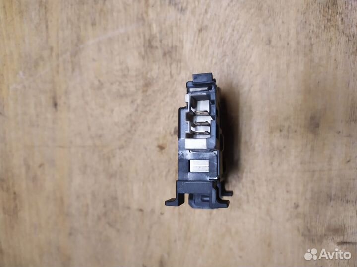 Замок люка стиральной машины indesit 160020225.00