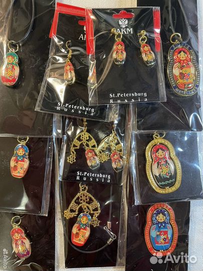 Сережки, заколки, кулоны, веер, зеркальце