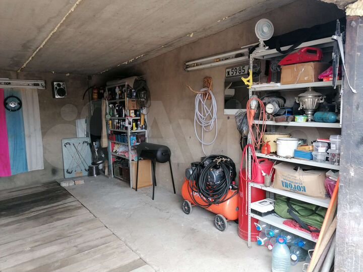 Гараж, > 30 м²