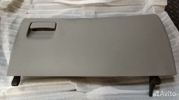 Крышка (дверца) бардачка audi A8