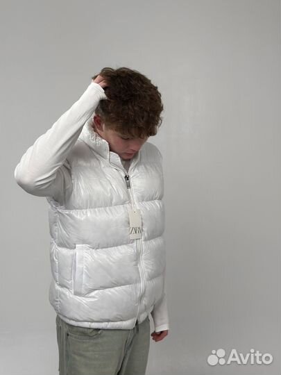 Жилетка Zara x Moncler белая