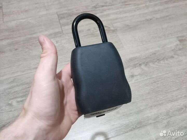 Кодовый бокс для ключей замок master lock