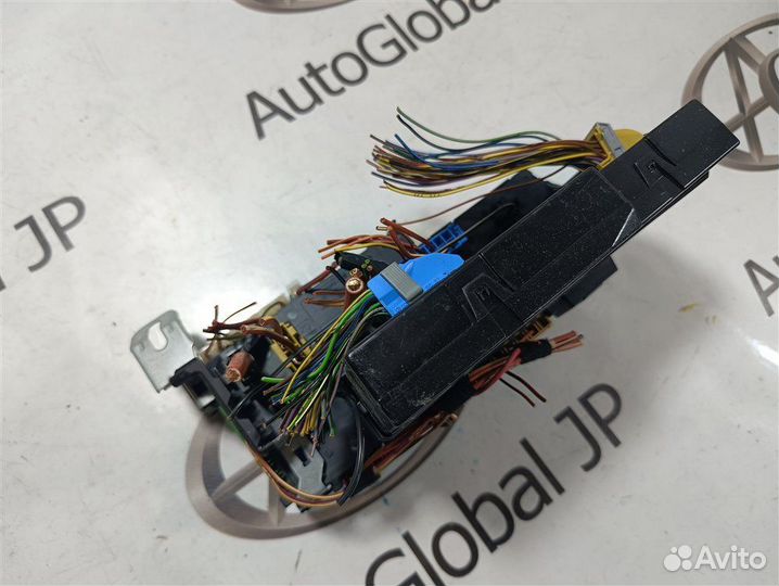 Блок предохранителей Mercedes-Benz E 350 Bluetec