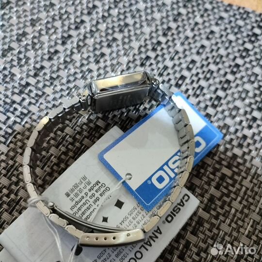 Наручные часы Casio LTP-V009D-4E Женский