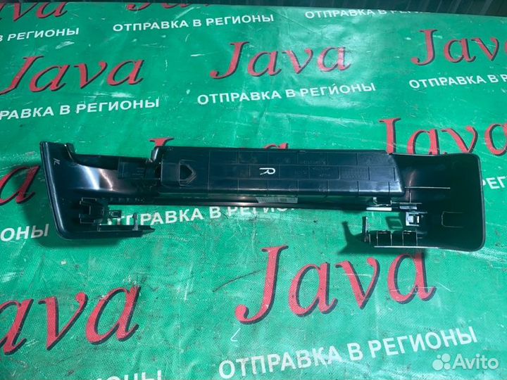 Заглушка крепления сиденья передняя правая