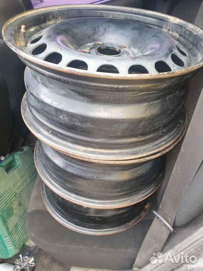 Штампованный диск r 16