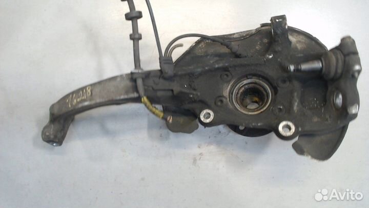 Поворотный кулак Audi Q5, 2010