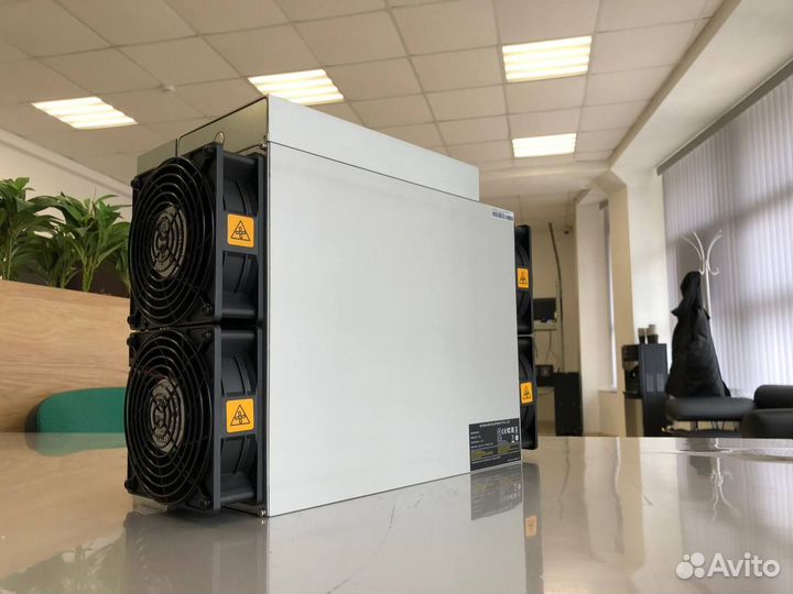 Асик Antminer S21 200T / Майнинг Оборудование