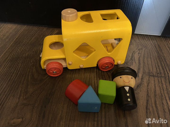 Сортер автобус PlanToys Sorting Bus