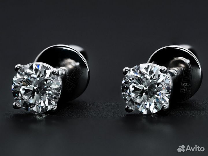 Серьги золотые с бриллиантом по 0,3 ct