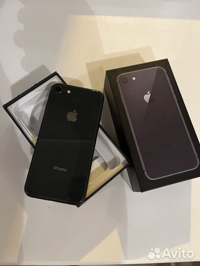 iPhone 8, 64 ГБ