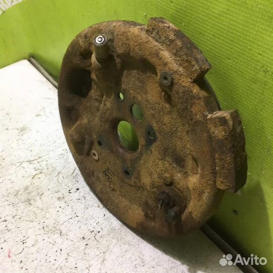 Щит опорный задний правый Рено Сценик