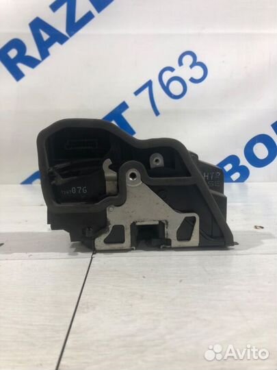 Замок двери задний правый BMW X3 e83 2.5 ат