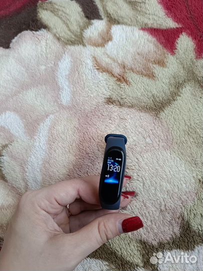 Фитнес браслет ми бенд 4